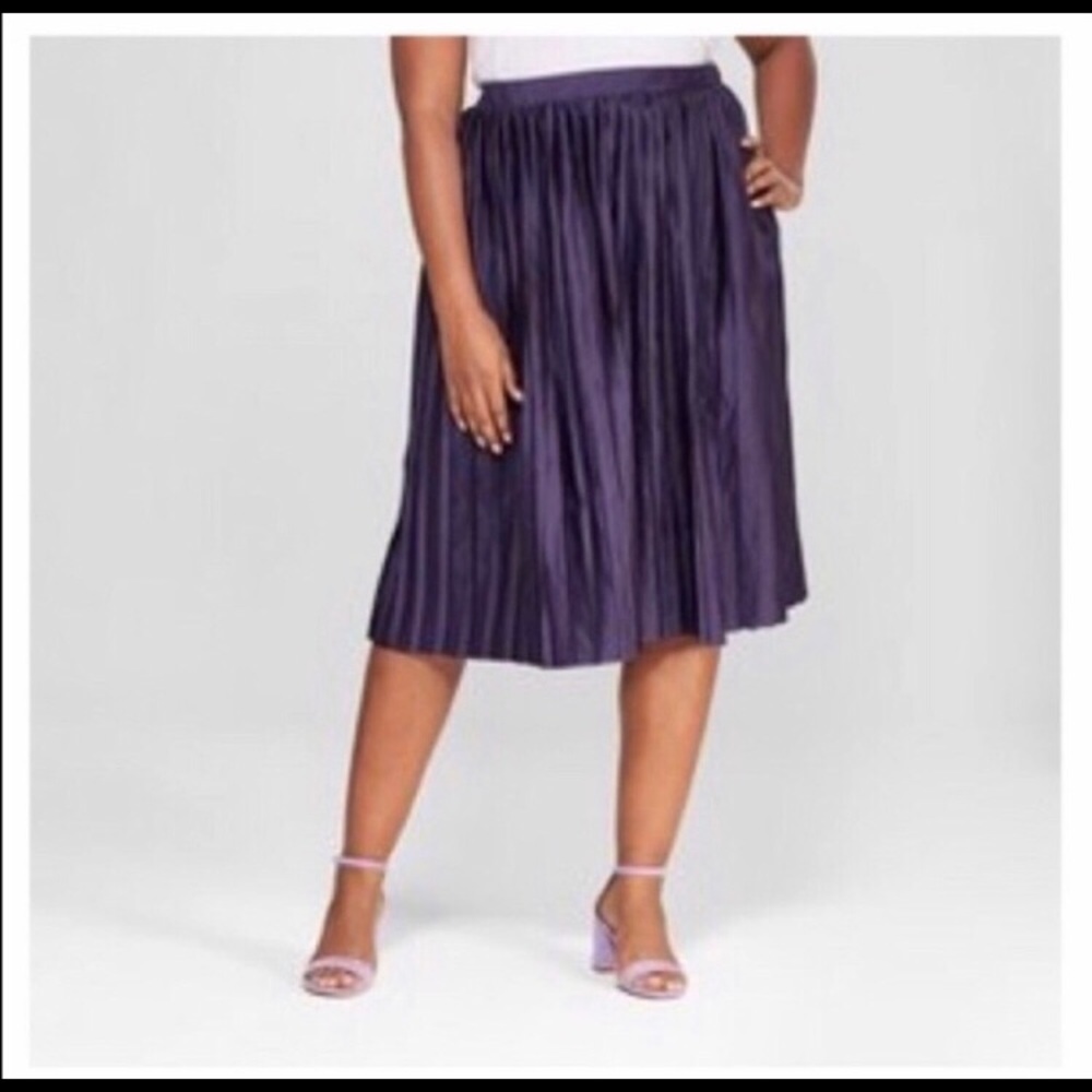 Satin look Pleated Skirt
